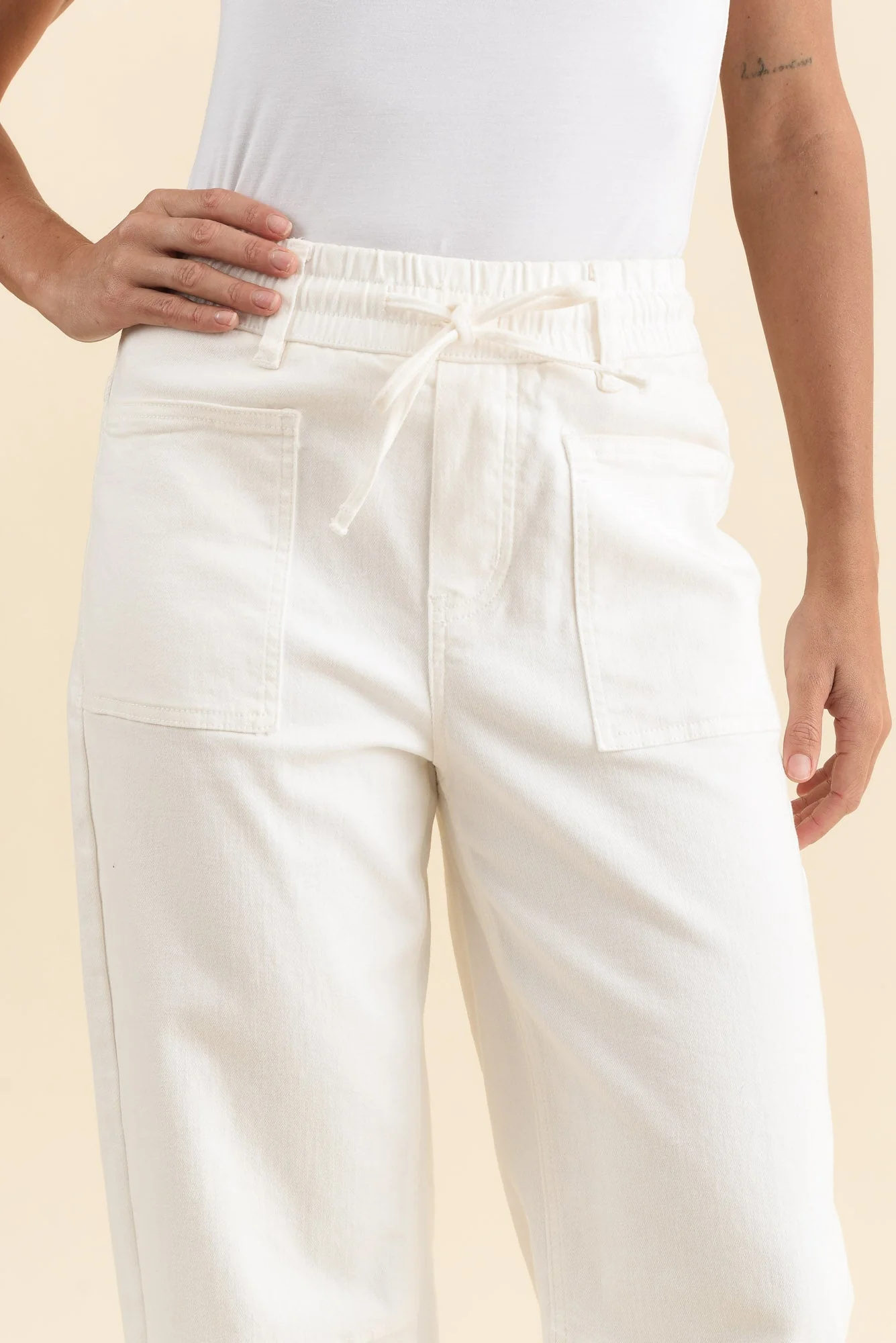 BB Barrel White Jeans - Image 6