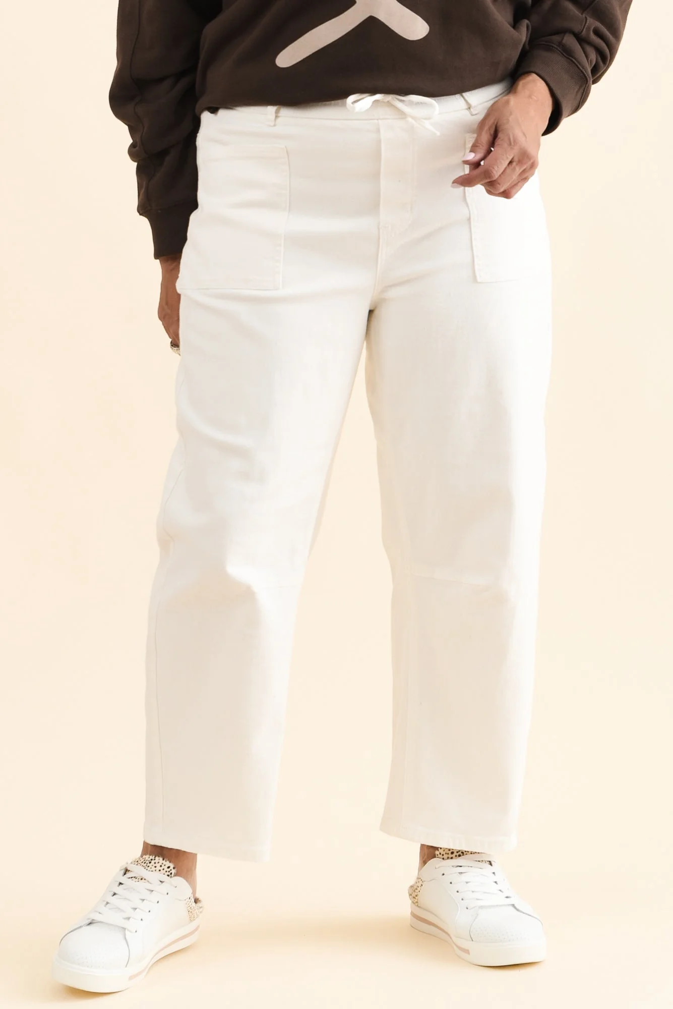 BB Barrel White Jeans - Image 8