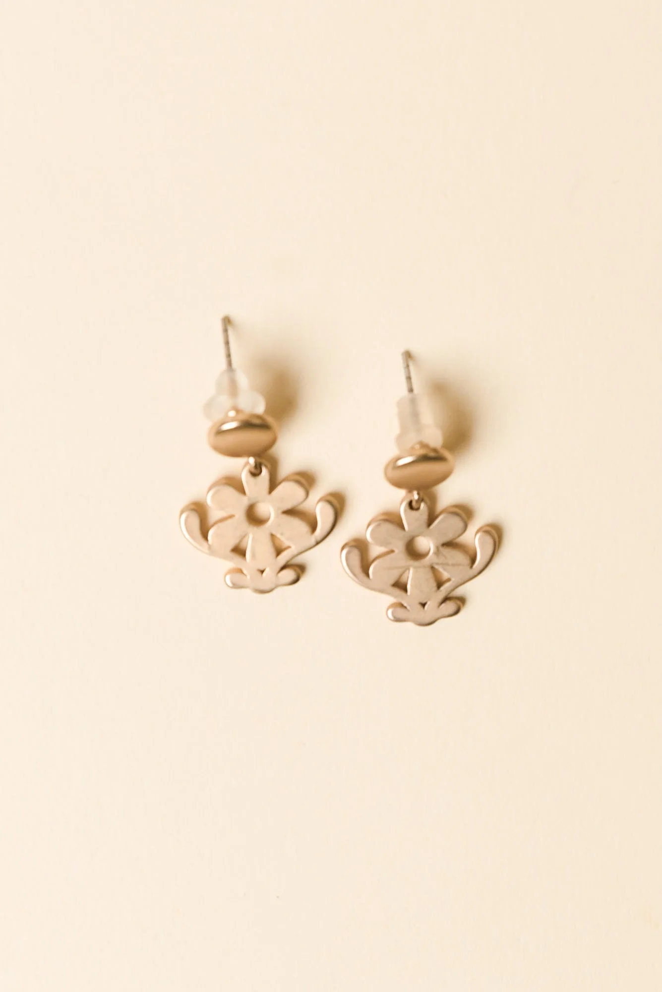Zeta Gold Daisy Stud Earrings